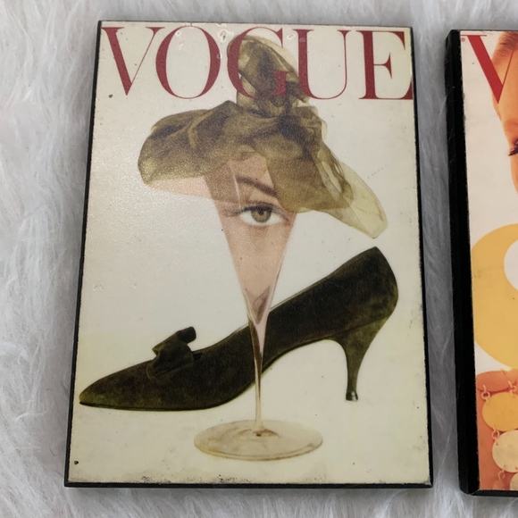 ❣️SOLD❣️Vintage 60's VOGUE magazine cover wall art - Picture 5 of 8